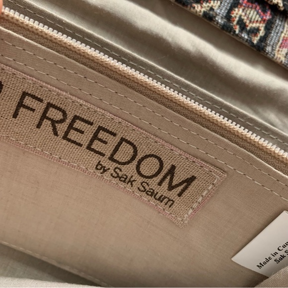 Ethically Made - Handmade Woven Cotton Women’s Wallet - Picture 3 of 6